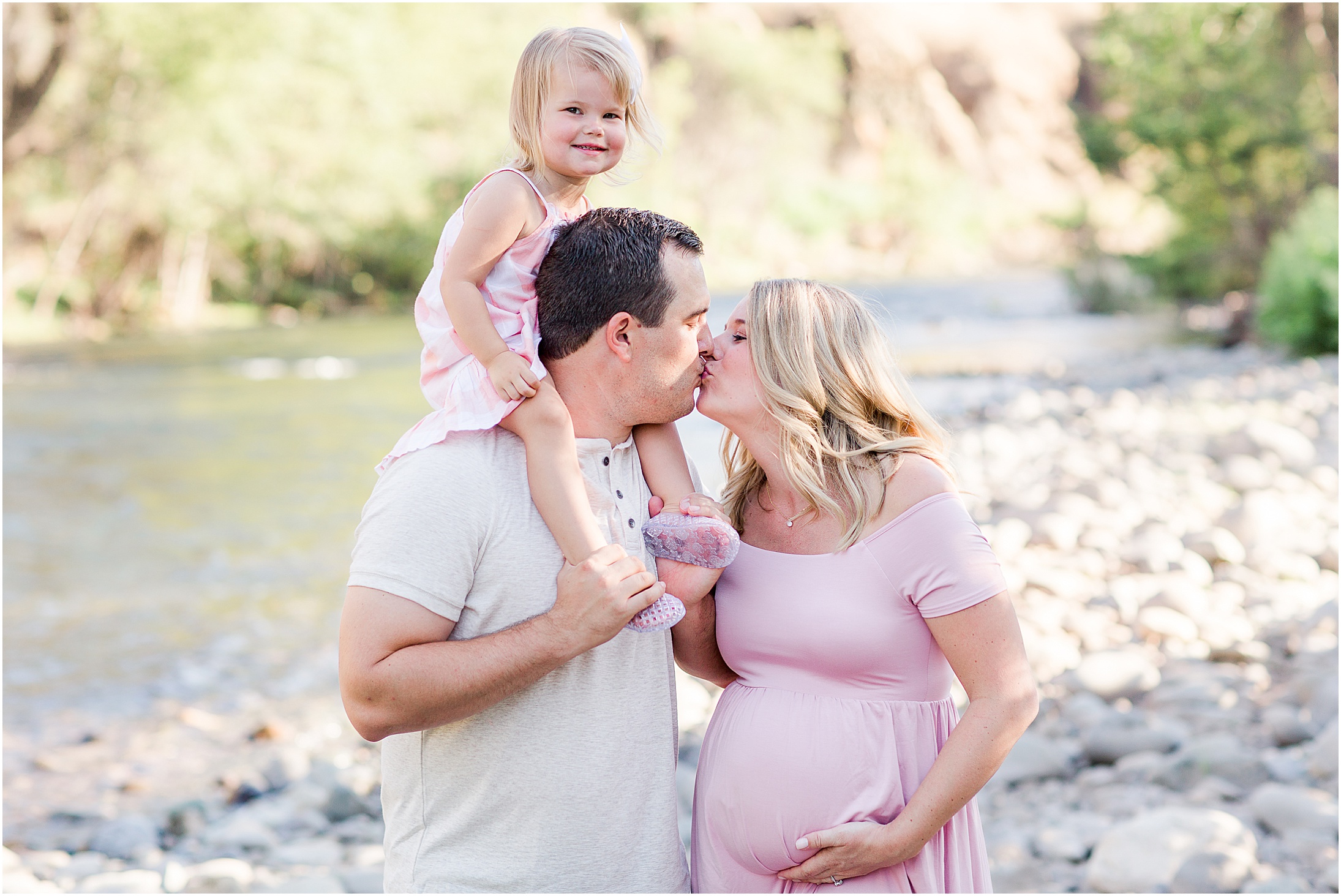 Butte Creek Canyon Maternity Session Family,