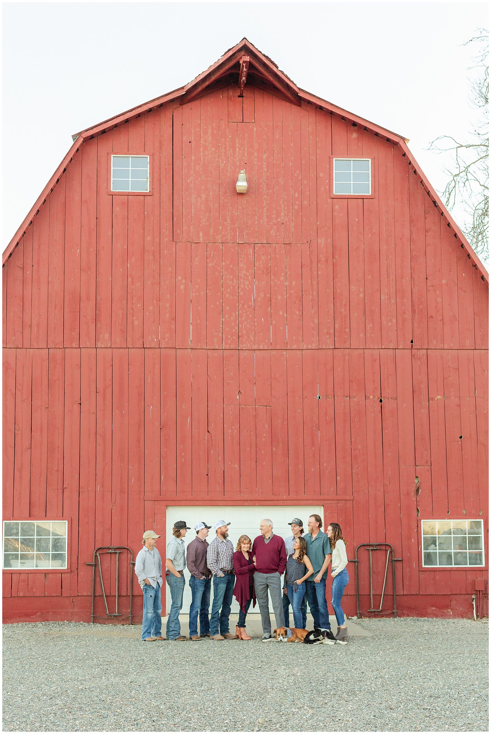 Extended Family with Red Barn | Mary Jo + Dennis