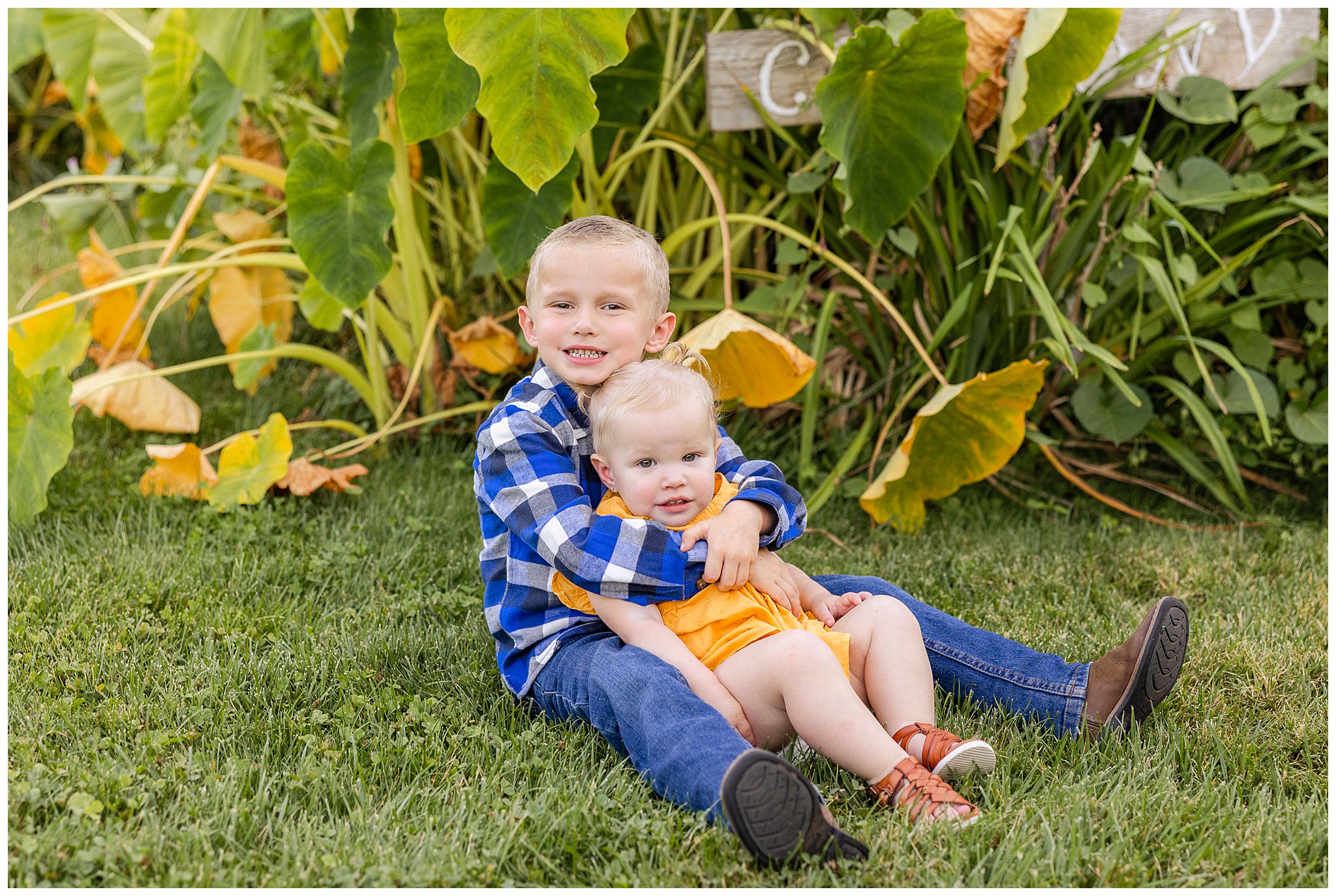 White Ranch Events Family Session Chico CA Extended Family Large Family Willow Tree Fall September,